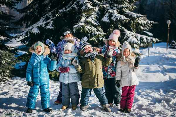 Отдых для детей: как выбрать зимний лагерь для ребёнка 
