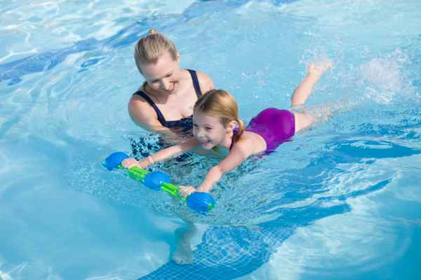 Учим ребёнка плавать в разных возрастах 