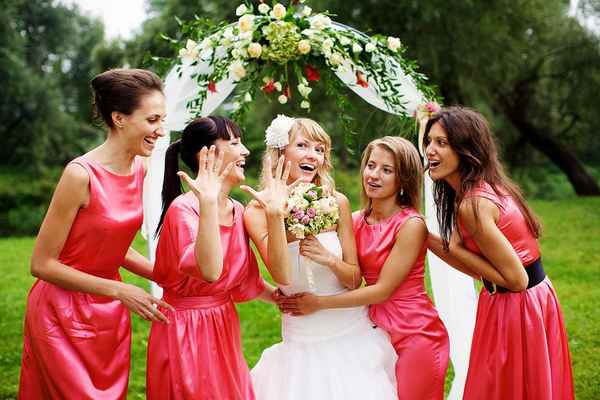 Участники свадебного процесса: свидетели, шаферы, подружки невест 