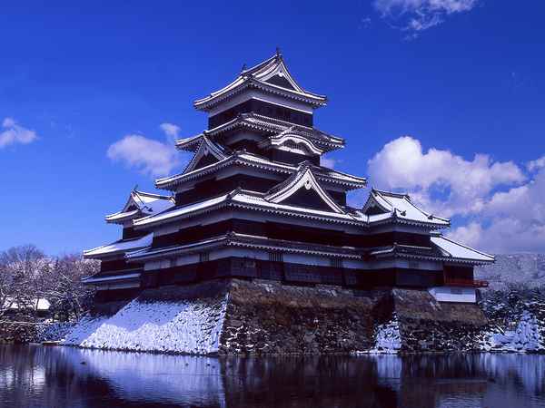 Замок Мацумото в Японии: история, описание, фото