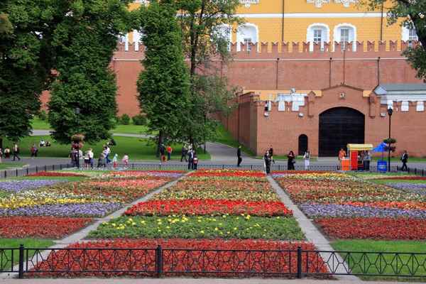 Александровский сад в Москве: история, описание, фото